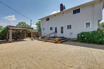 Cleveland Vacation Rental: Minutes To Downtown!
