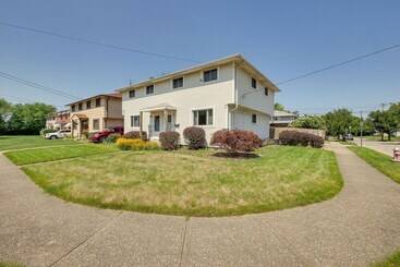 Cleveland Vacation Rental: Minutes To Downtown!