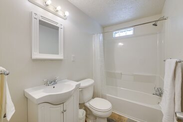 Cleveland Vacation Rental: Minutes To Downtown!