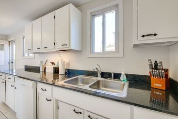 Cleveland Vacation Rental: Minutes To Downtown!