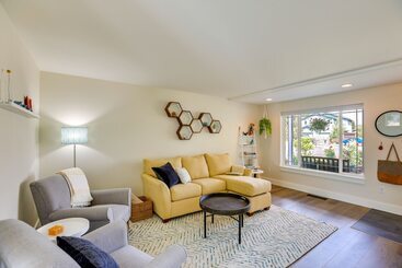 Colorful Bend Home W/ Yard & Fire Pit!