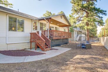 Walk To City Park: Family Friendly Show Low Home