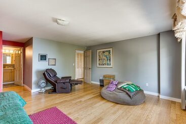 کلبه Federal Way Vacation Rental: Bay & Mountain Views!