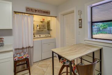Melbourne Escape W/ Screened Patio, Near Beaches!