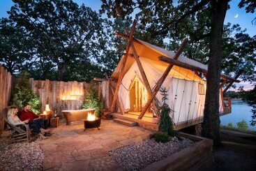 هتل Camp Long Creek