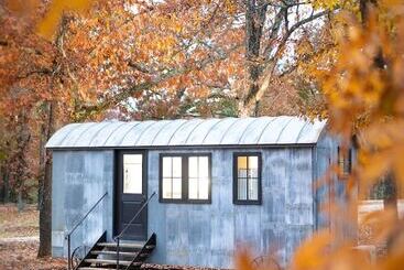 هتل Camp Long Creek