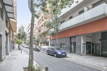 هتل Inside Barcelona Apartments Princep