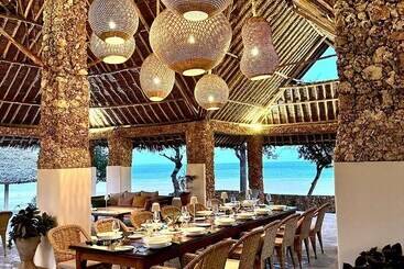 هتل Mwazaro Beach Lodge