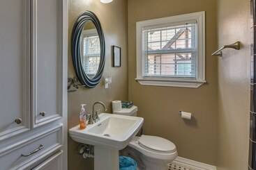 Quaint Houston Hideaway   3 Mi To Downtown!