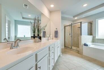 Huntsville Oasis W/ Basketball Court & Patio!