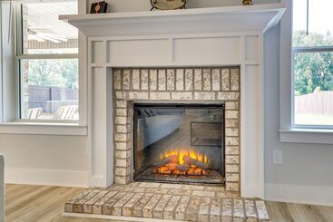 Huntsville Oasis W/ Basketball Court & Patio!