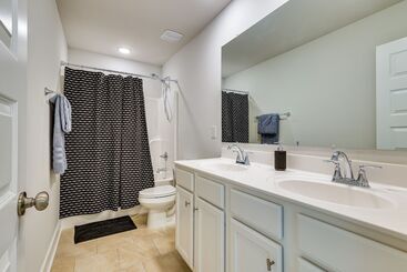 Huntsville Oasis W/ Basketball Court & Patio!