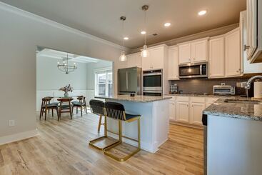 Huntsville Oasis W/ Basketball Court & Patio!