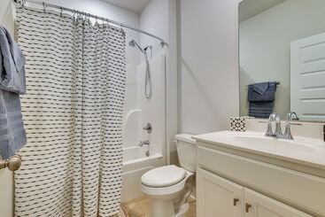 Huntsville Oasis W/ Basketball Court & Patio!