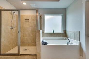 Huntsville Oasis W/ Basketball Court & Patio!
