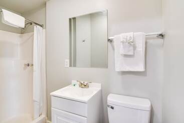 Kimberling City Escape W/ Dock Access & Boat Slips