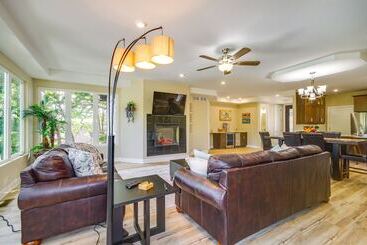 بيت ريفى Lakefront Osage Beach Retreat W/ Boat Slip!