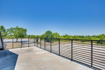 Mckinney Ranch Home W/ Patios + Lake View!