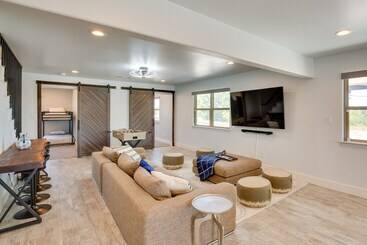 Mckinney Ranch Home W/ Patios + Lake View!