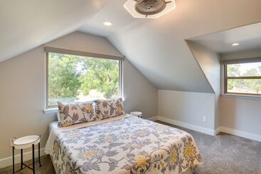 Mckinney Ranch Home W/ Patios + Lake View!
