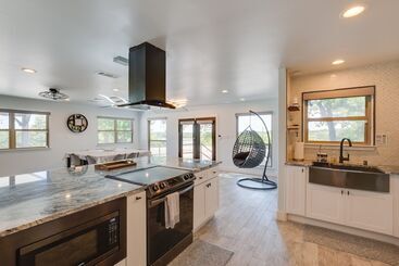Mckinney Ranch Home W/ Patios + Lake View!
