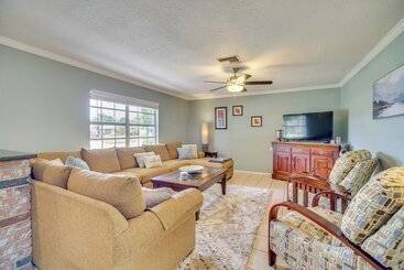 Melbourne Home W/ Pool & Patio, 6 Mi To Beach!