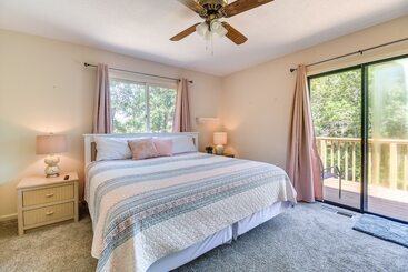 Walk To North Myrtle Beach: Family Friendly Home!