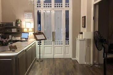 پانسیون Room In Guest Room   Viareggio Top Deco Versilia