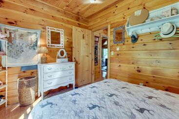 Pet Friendly Island Retreat   Boat Access Only!