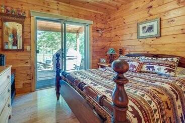 کلبه Pet Friendly Island Retreat   Boat Access Only!