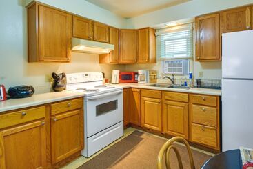 Quaint Cody Cottage W/ Grill: Walk To Downtown!