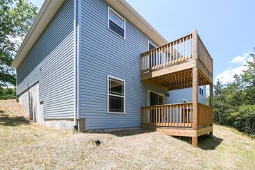 Reeds Spring Home: 4 Mi To Table Rock Lake!