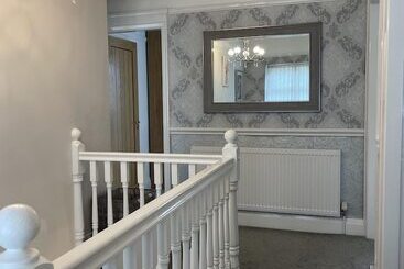 اقامتگاه Beautiful 5 Bed House In Walsall