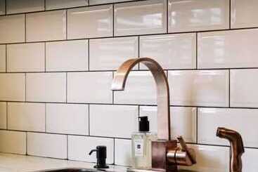 اقامتگاه Modern & Stylish Home In The Heart Of Belfast City