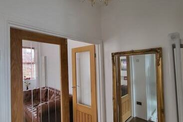 اقامتگاه Remarkable 1 Bed House The Entire First Floor
