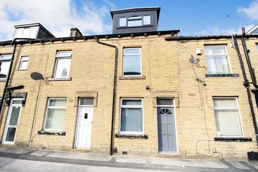 اقامتگاه Remarkable 4 Bed House In Bradford