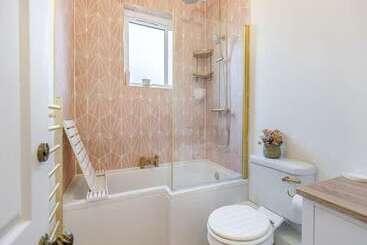 اقامتگاه Romantic 1 Bed House In Whitstable Real Gem !