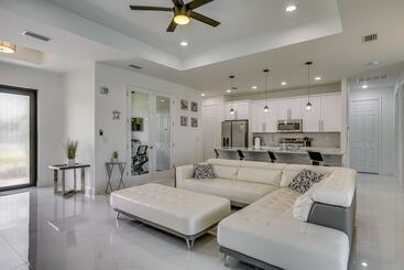 10 Mi To Yacht Club Public Beach: Getaway W/ Pool