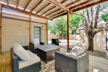کلبه Spacious Amarillo Home With Shared Fire Pit!