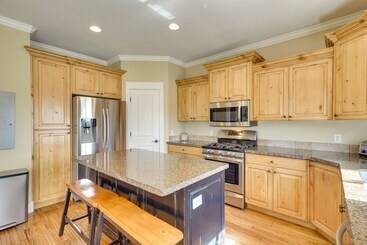 Spacious Utah Retreat W/ Deck, Grill & Fire Pit!