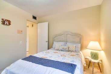 بيت ريفى Sunny Seminole Retreat W/ Patio, Near Beaches!