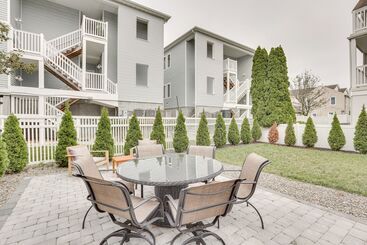 Wildwood Home W/ Deck   Walk To Beach + Boardwalk!