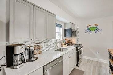 Wildwood Home W/ Deck   Walk To Beach + Boardwalk!