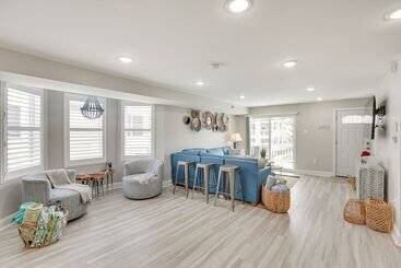 Wildwood Home W/ Deck   Walk To Beach + Boardwalk!