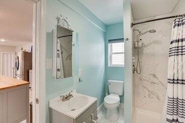 Wildwood Home W/ Deck   Walk To Beach + Boardwalk!