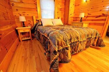 Cabins At Pine Haven