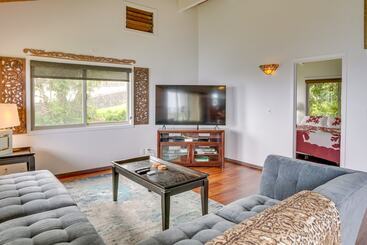 Hilo Home W/ Private Deck + Stunning Ocean Views!