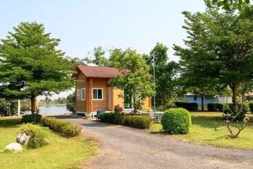 호텔 Beung Sampathuan Nakornchaisri Resort
