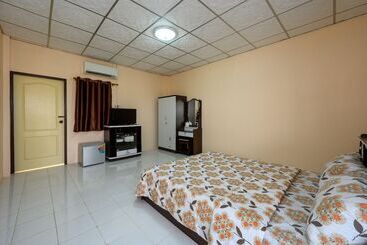 호텔 Beung Sampathuan Nakornchaisri Resort