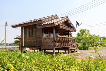 호텔 Beung Sampathuan Nakornchaisri Resort